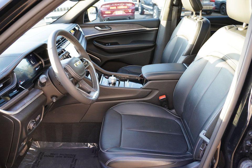 used 2023 Jeep Grand Cherokee car, priced at $38,286