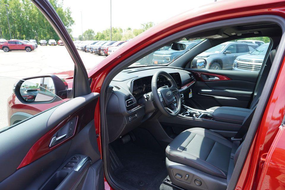 new 2025 Chevrolet Traverse car, priced at $49,368
