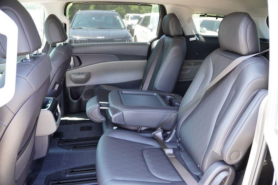 new 2026 Kia Carnival Hybrid car, priced at $41,228