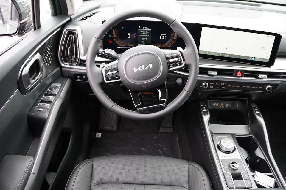 new 2025 Kia Sorento Hybrid car, priced at $37,543