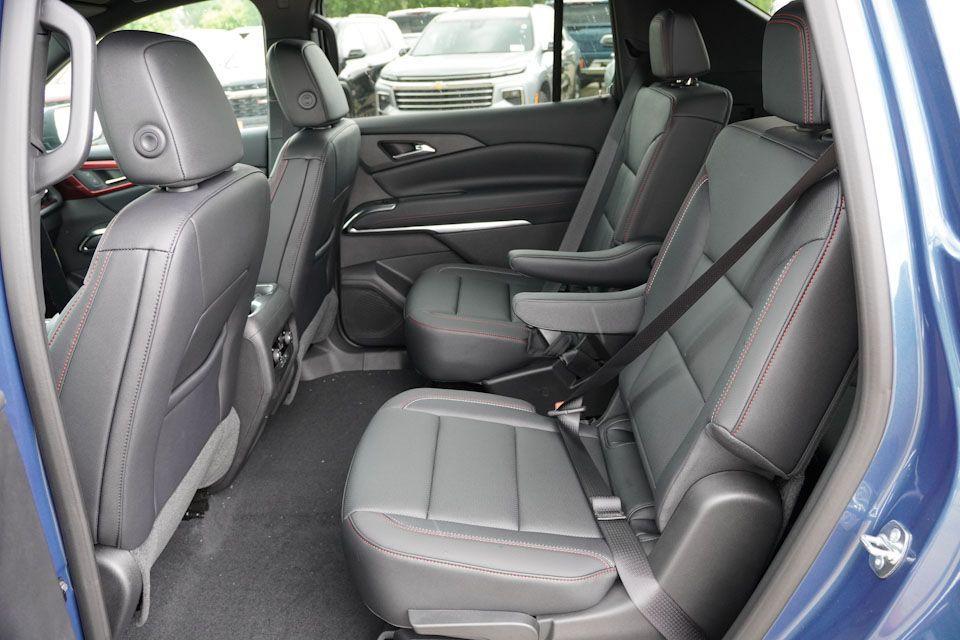 new 2025 Chevrolet Traverse car, priced at $47,552