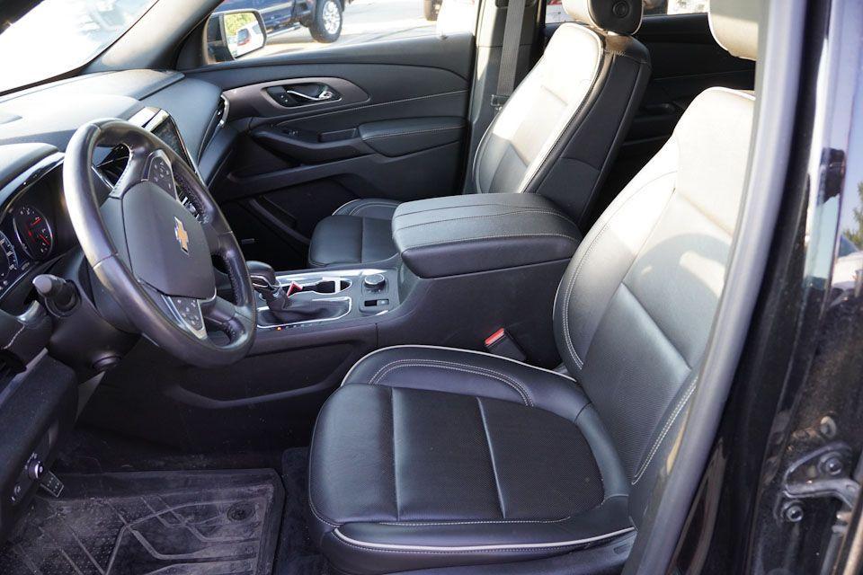 used 2022 Chevrolet Traverse car, priced at $34,927