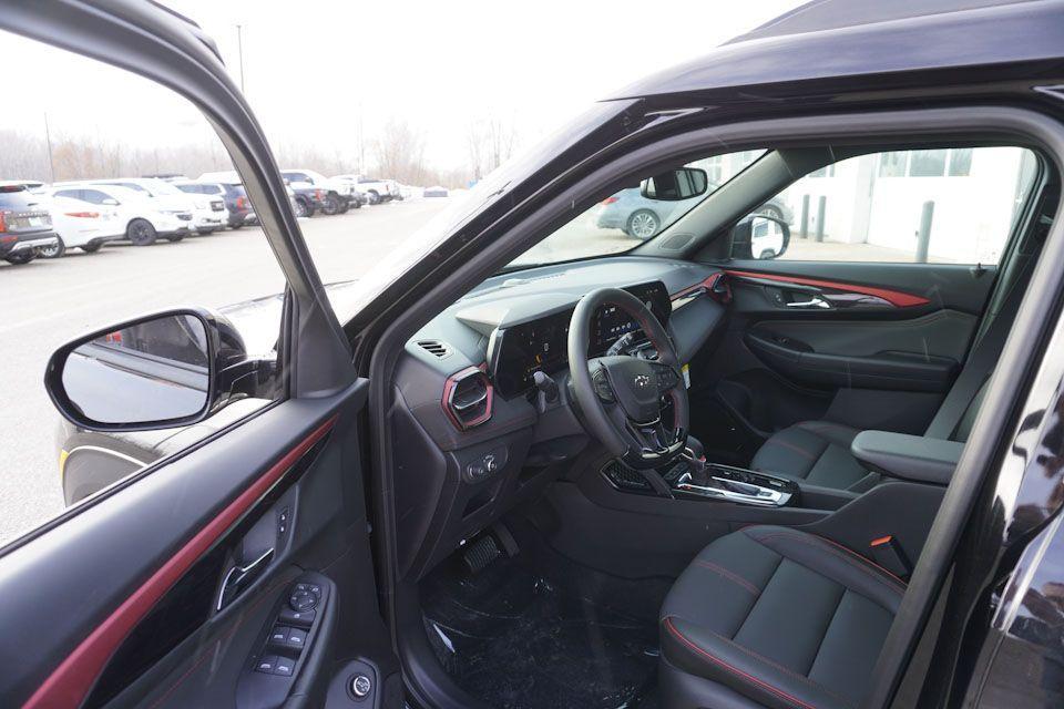 new 2025 Chevrolet TrailBlazer car, priced at $30,480