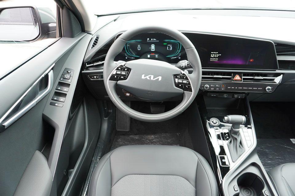 new 2025 Kia Niro car, priced at $28,456