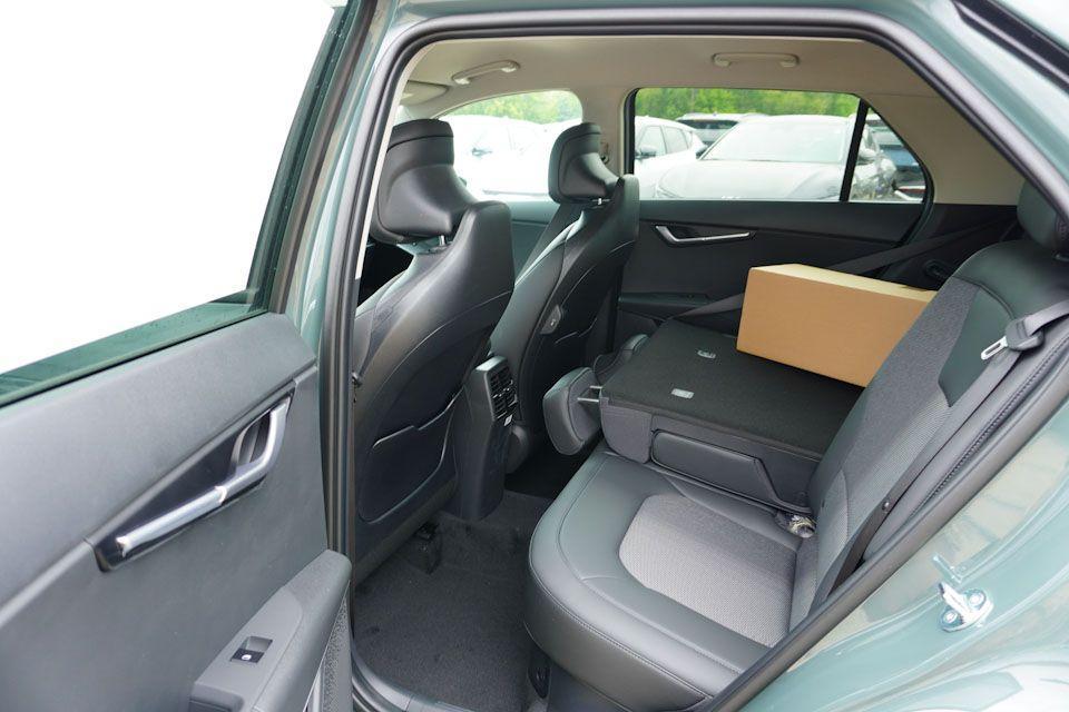 new 2025 Kia Niro car, priced at $28,456