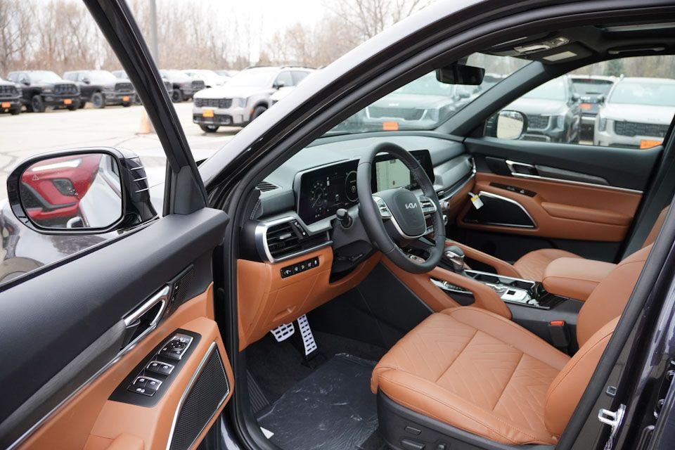 new 2025 Kia Telluride car, priced at $46,493