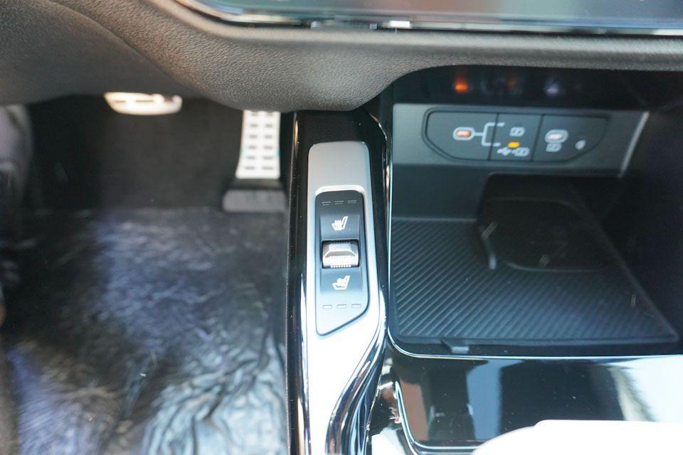 new 2025 Kia Sorento car, priced at $42,550