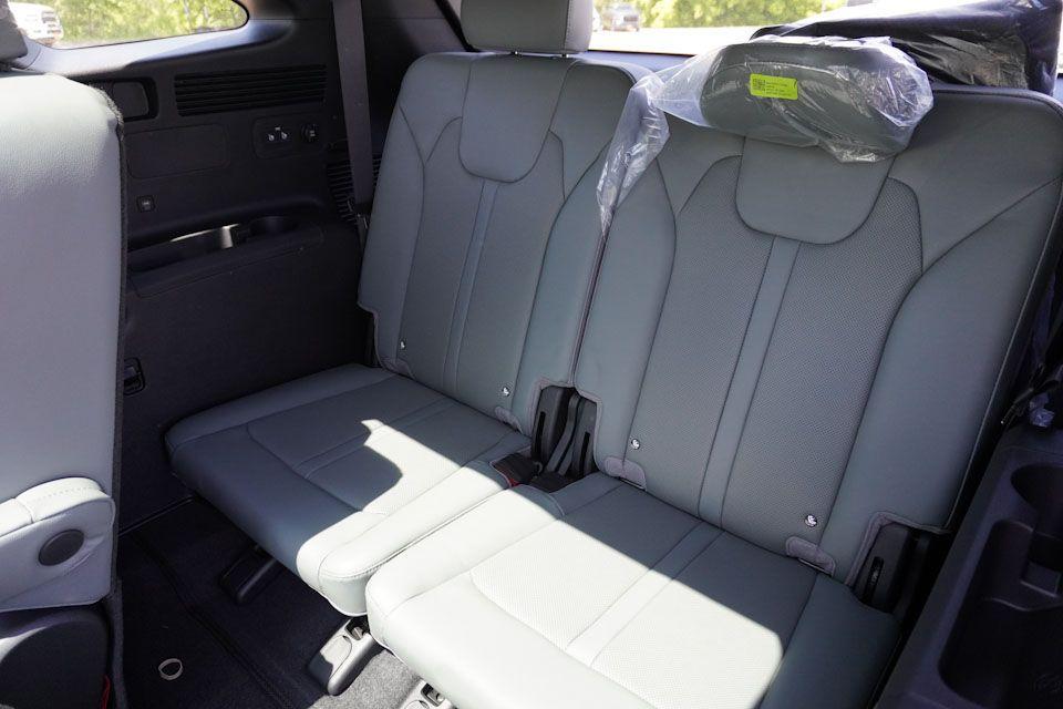 new 2025 Kia Sorento car, priced at $42,550