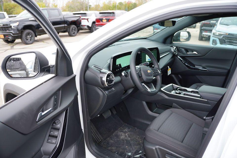 new 2026 Chevrolet Equinox car, priced at $29,540