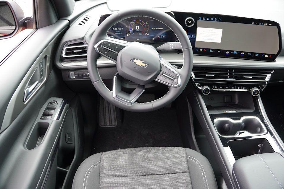 new 2026 Chevrolet Traverse car, priced at $42,215