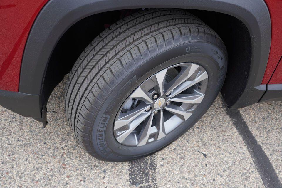 new 2026 Chevrolet Equinox car, priced at $30,730