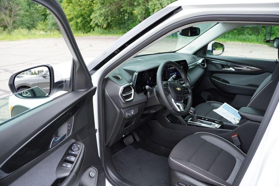 used 2024 Chevrolet TrailBlazer car, priced at $25,446
