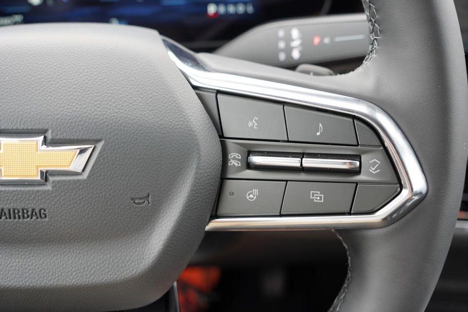 new 2026 Chevrolet Equinox car, priced at $32,285