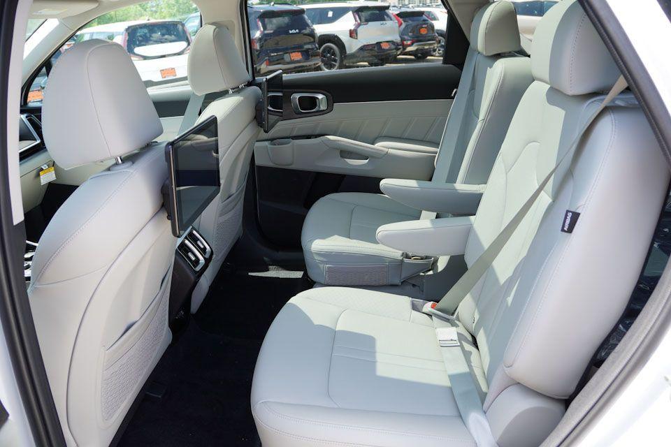 new 2025 Kia Sorento car, priced at $41,255