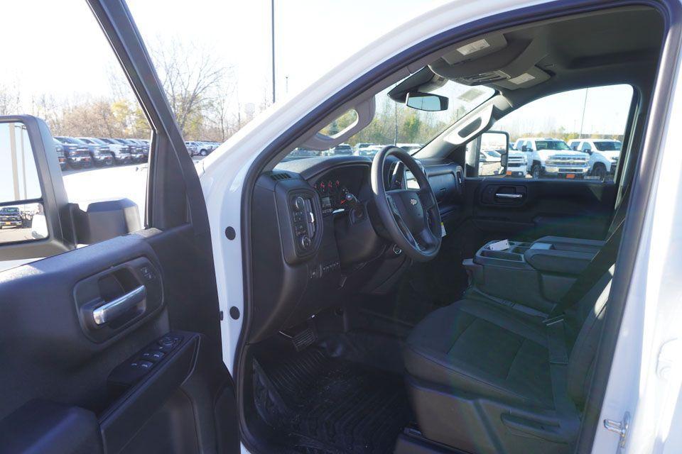 new 2025 Chevrolet Silverado 3500 car, priced at $61,935