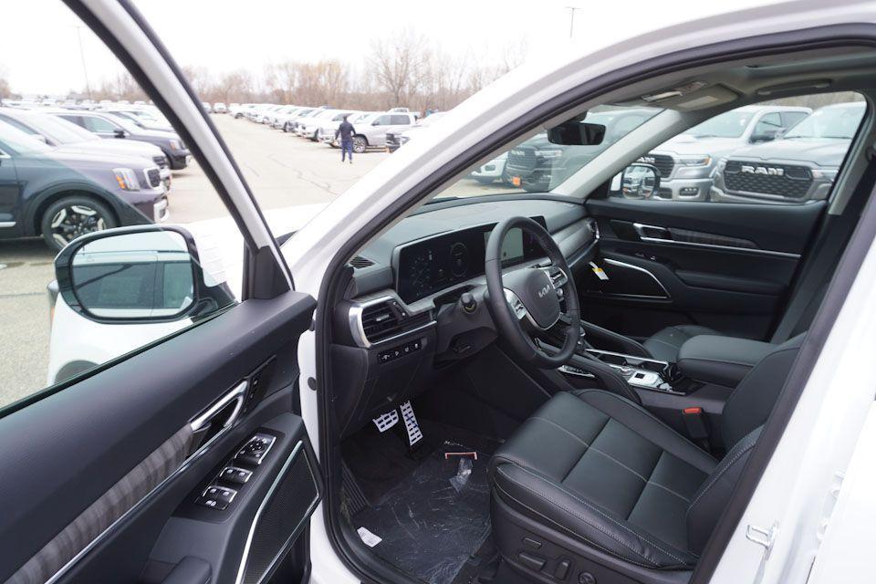 new 2025 Kia Telluride car, priced at $47,964