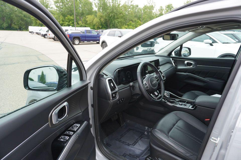 used 2023 Kia Sorento car, priced at $31,987