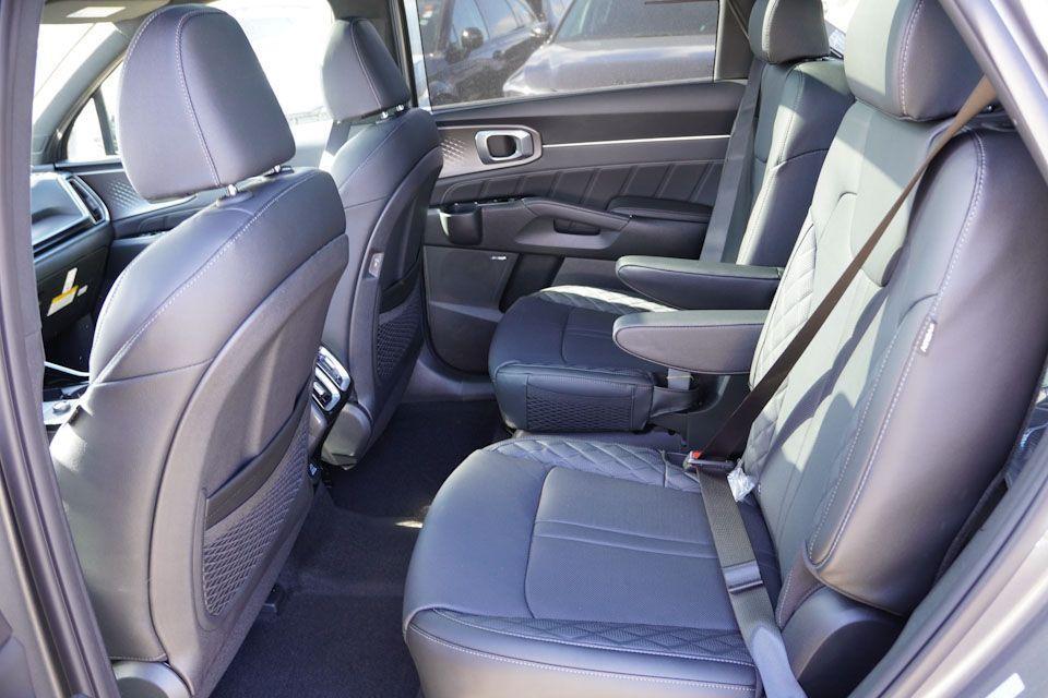 new 2026 Kia Sorento Hybrid car, priced at $45,698
