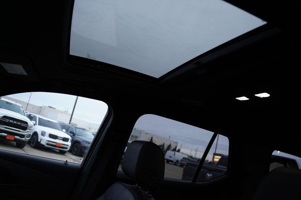 used 2022 Chevrolet Traverse car, priced at $23,234