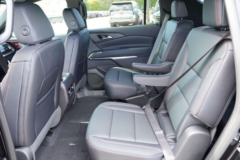 new 2026 Chevrolet Traverse car, priced at $49,661