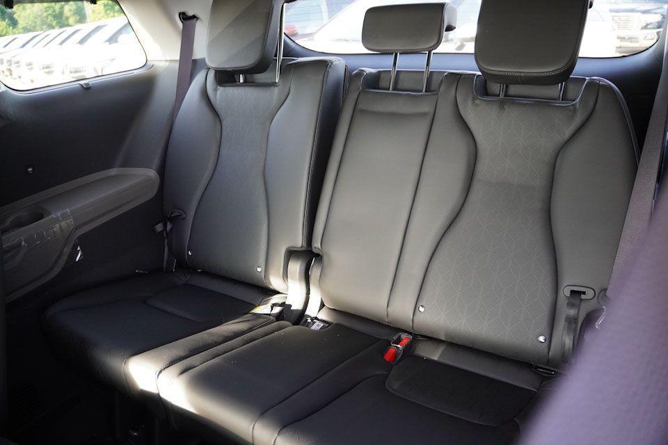 new 2026 Kia Carnival Hybrid car, priced at $42,769