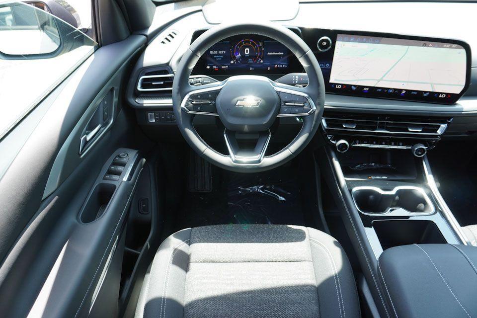 new 2025 Chevrolet Traverse car, priced at $42,687