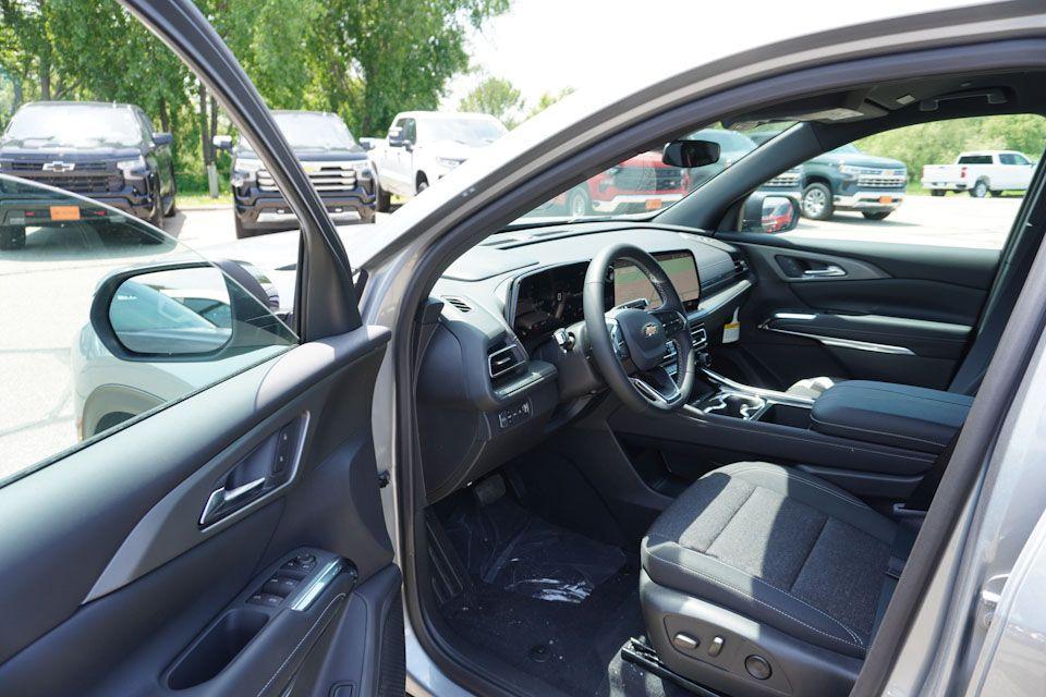 new 2025 Chevrolet Traverse car, priced at $42,687