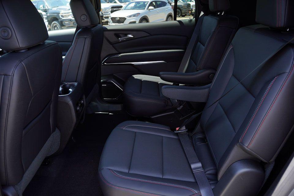 new 2025 Chevrolet Traverse car, priced at $54,589