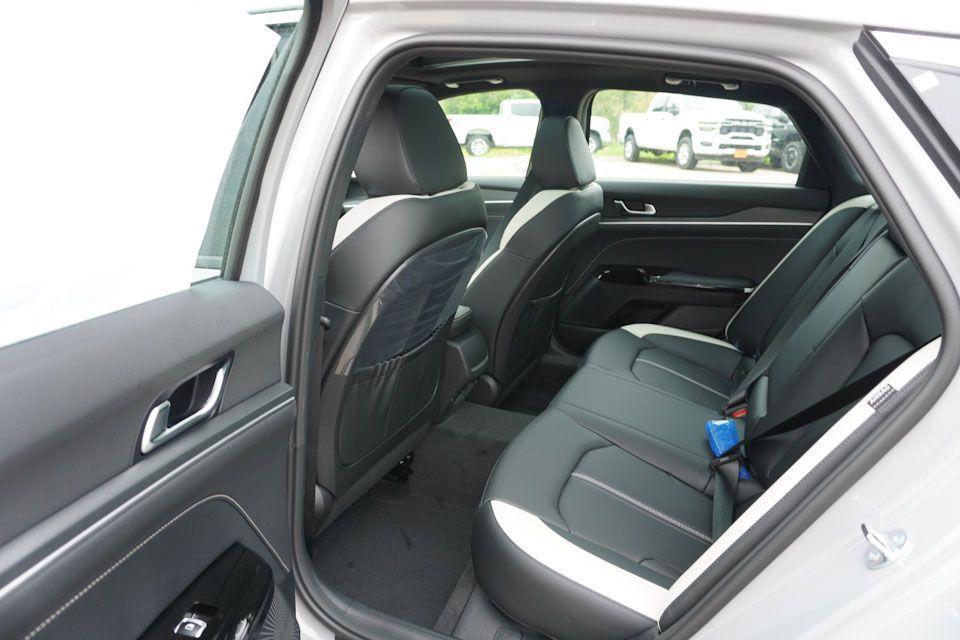 new 2025 Kia K5 car, priced at $29,977