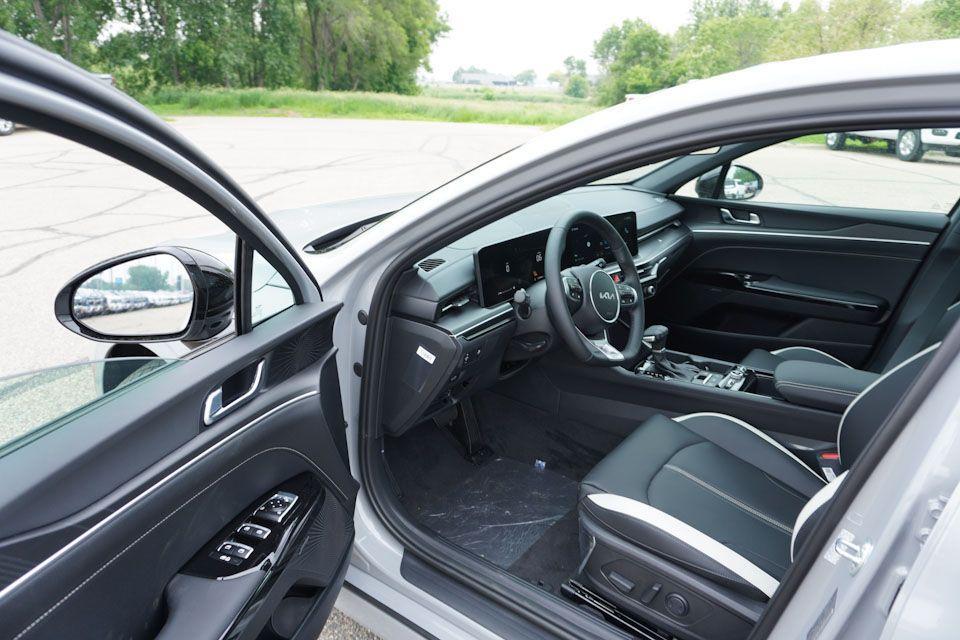 new 2025 Kia K5 car, priced at $29,977