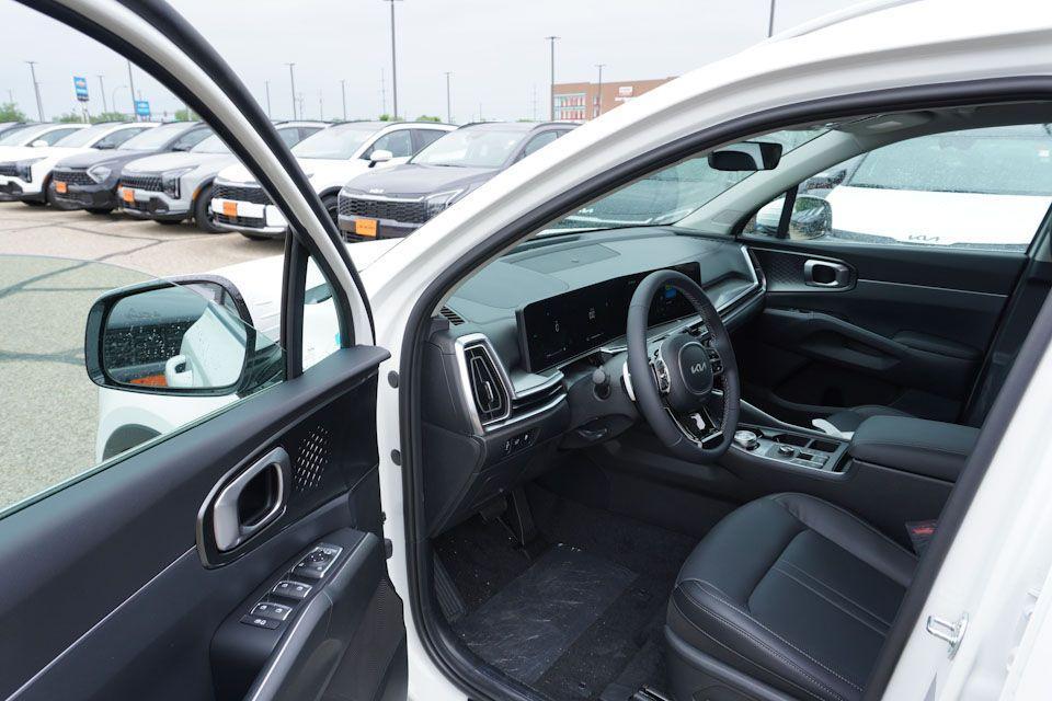 new 2025 Kia Sorento Hybrid car, priced at $37,057