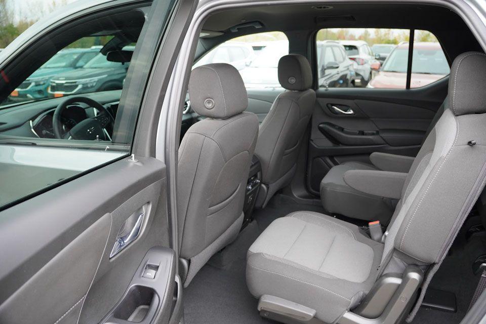 used 2023 Chevrolet Traverse car, priced at $34,433