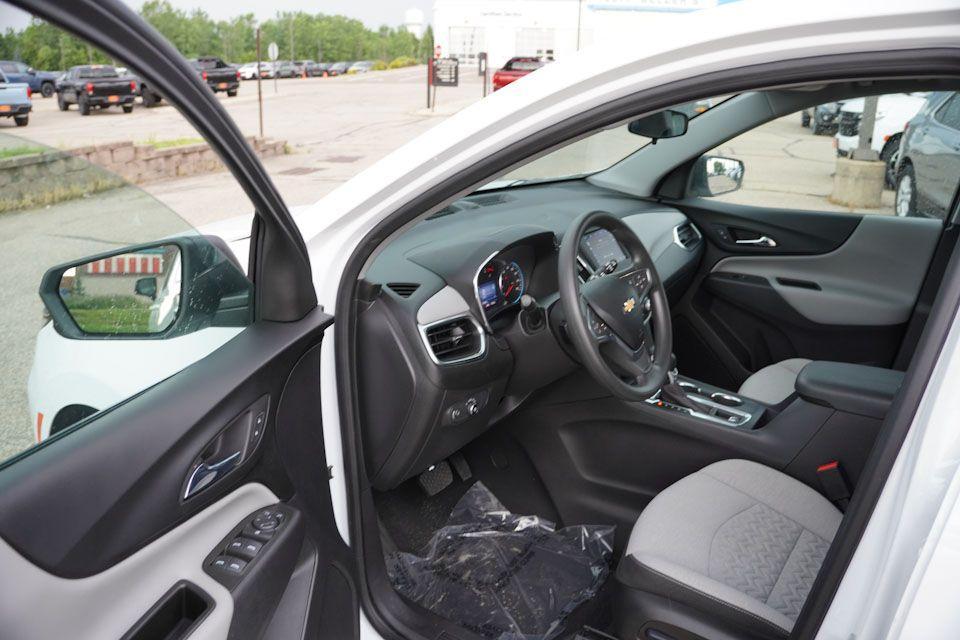 used 2022 Chevrolet Equinox car, priced at $19,422