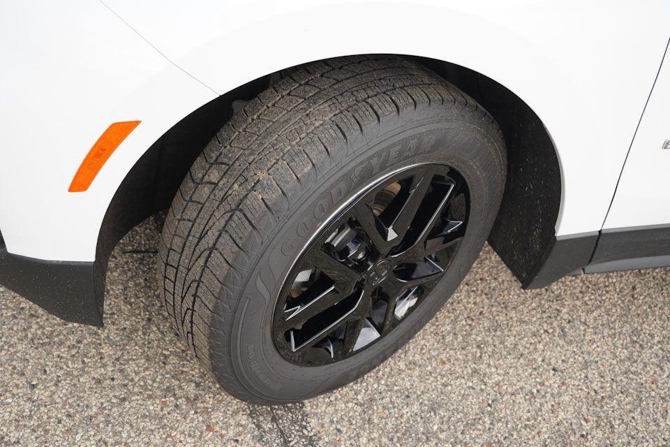 used 2022 Chevrolet Equinox car, priced at $19,422