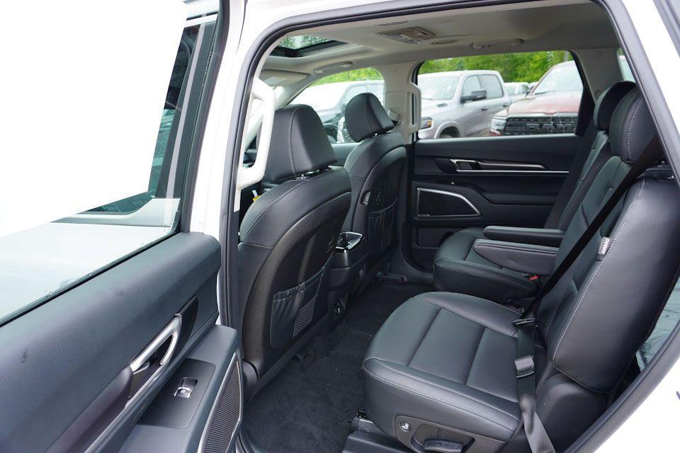 new 2025 Kia Telluride car, priced at $40,619