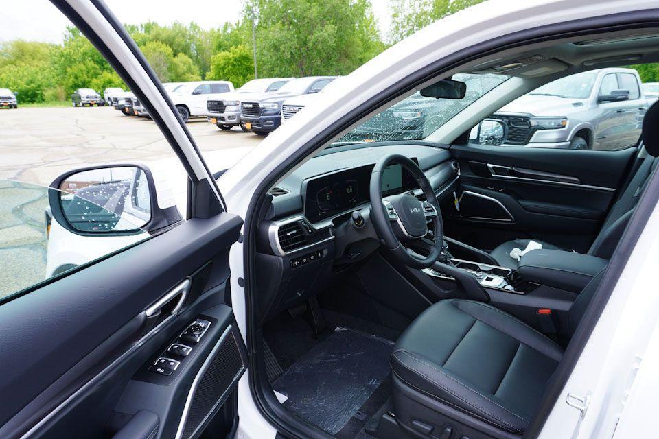 new 2025 Kia Telluride car, priced at $40,619