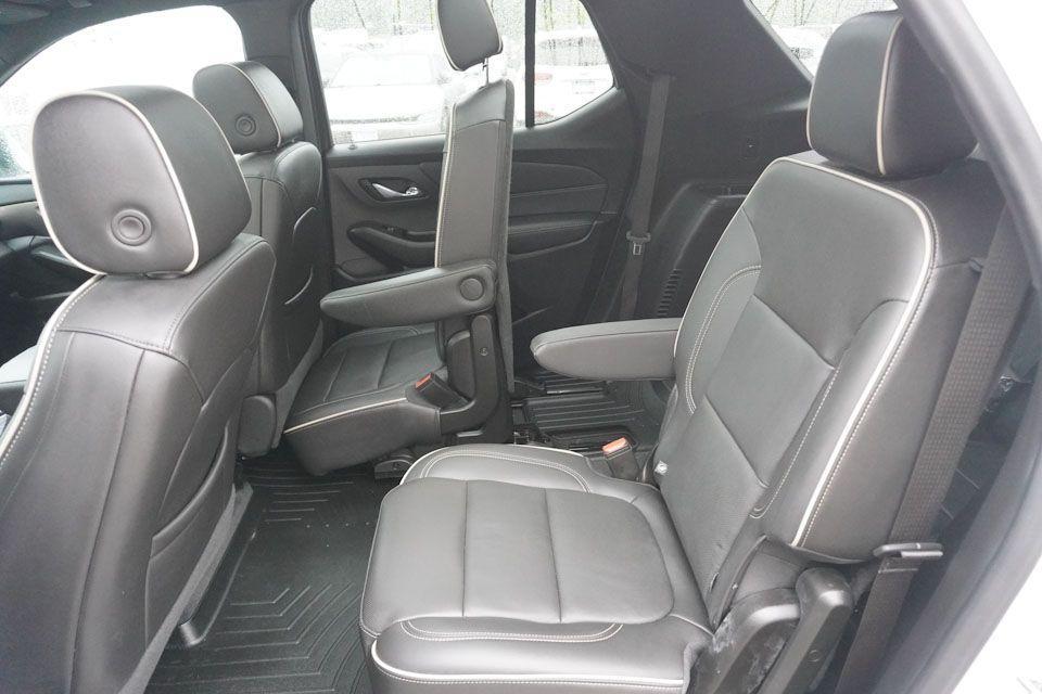 used 2022 Chevrolet Traverse car, priced at $35,779