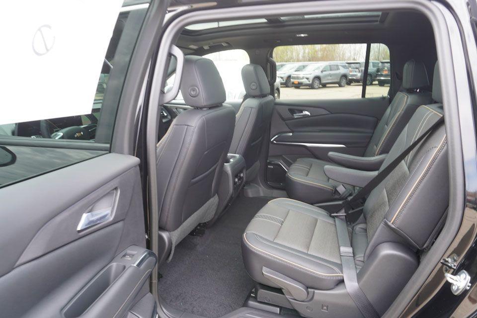 new 2025 Chevrolet Traverse car, priced at $56,095