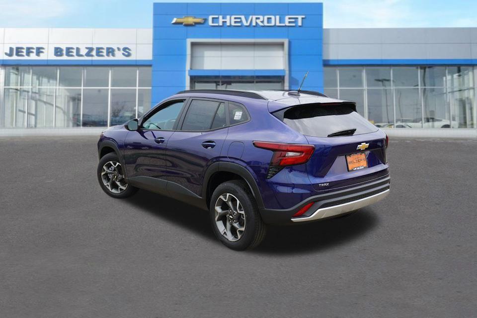 new 2024 Chevrolet Trax car, priced at $21,499