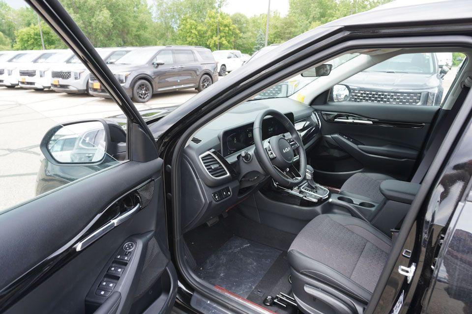 new 2025 Kia Seltos car, priced at $25,798