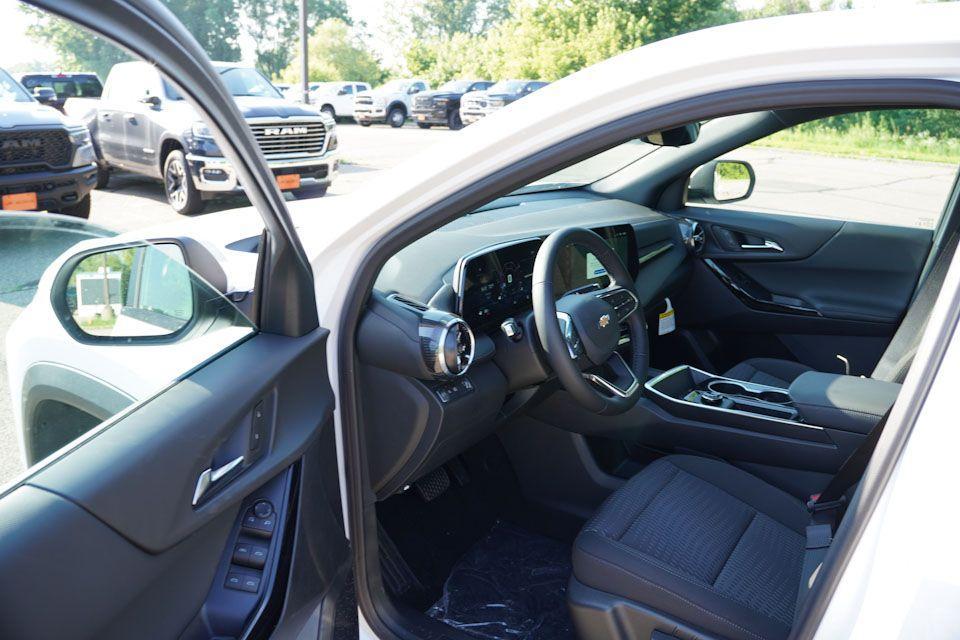 new 2026 Chevrolet Equinox car, priced at $27,940