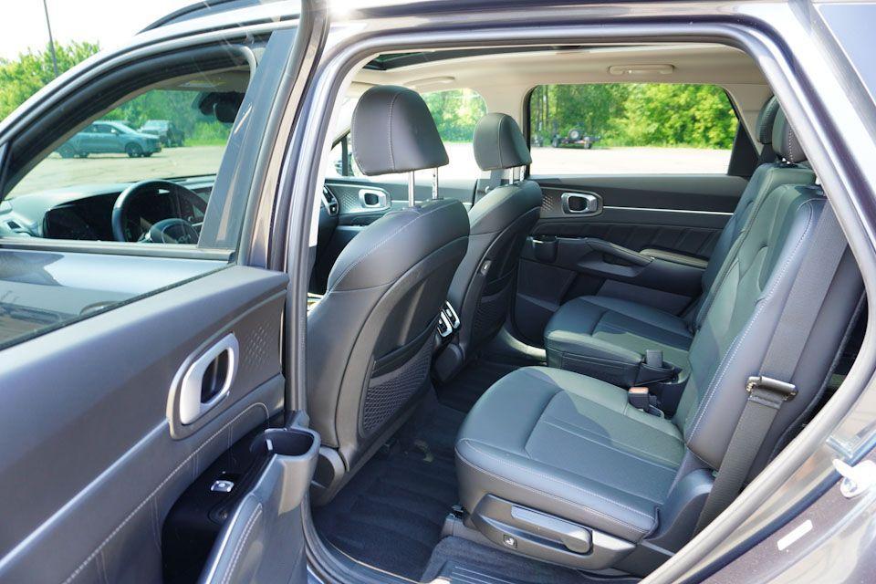 used 2023 Kia Sorento car, priced at $31,517