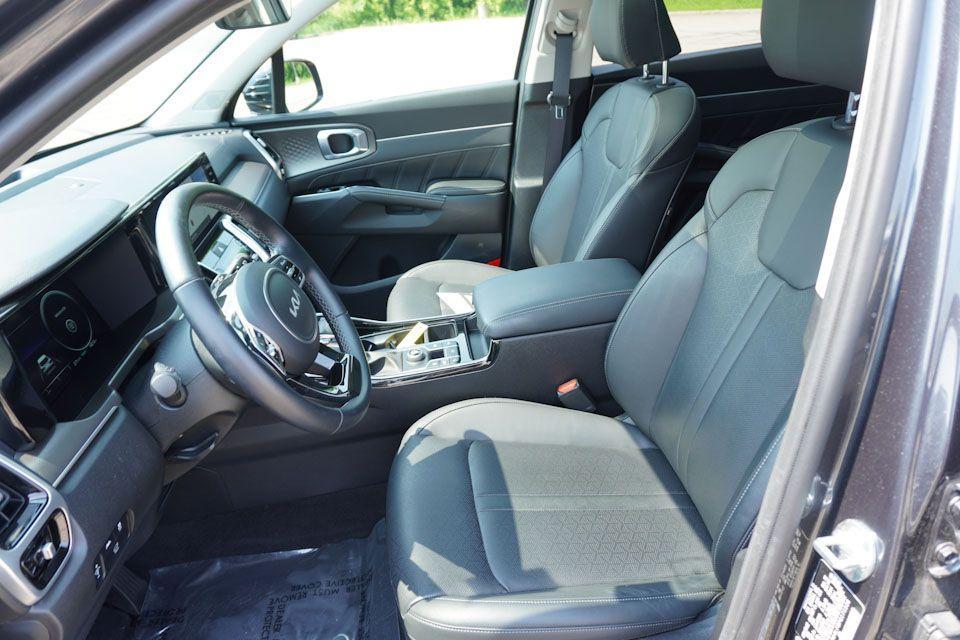 used 2023 Kia Sorento car, priced at $31,517