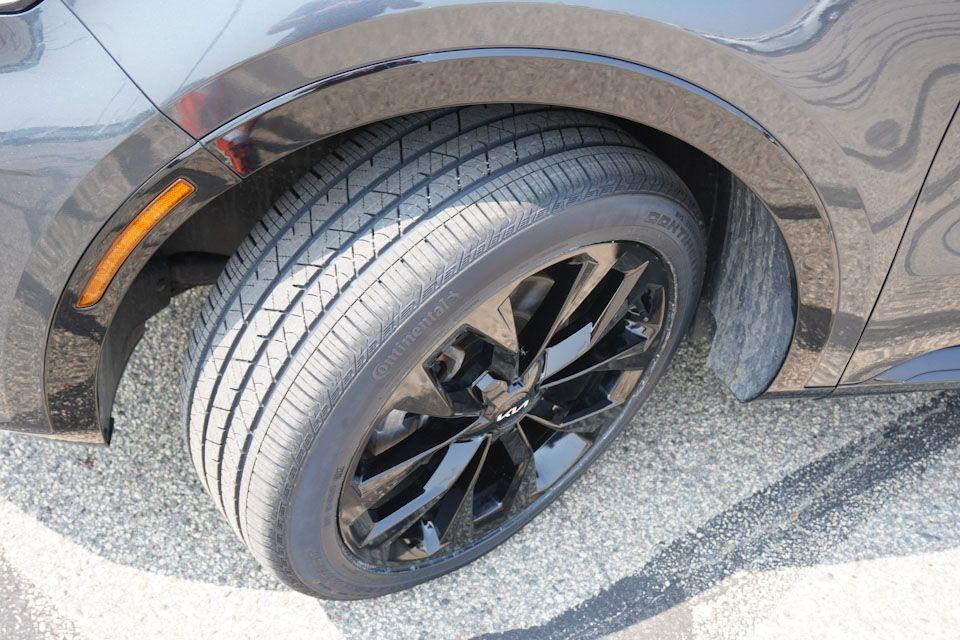 used 2023 Kia Sorento car, priced at $31,517