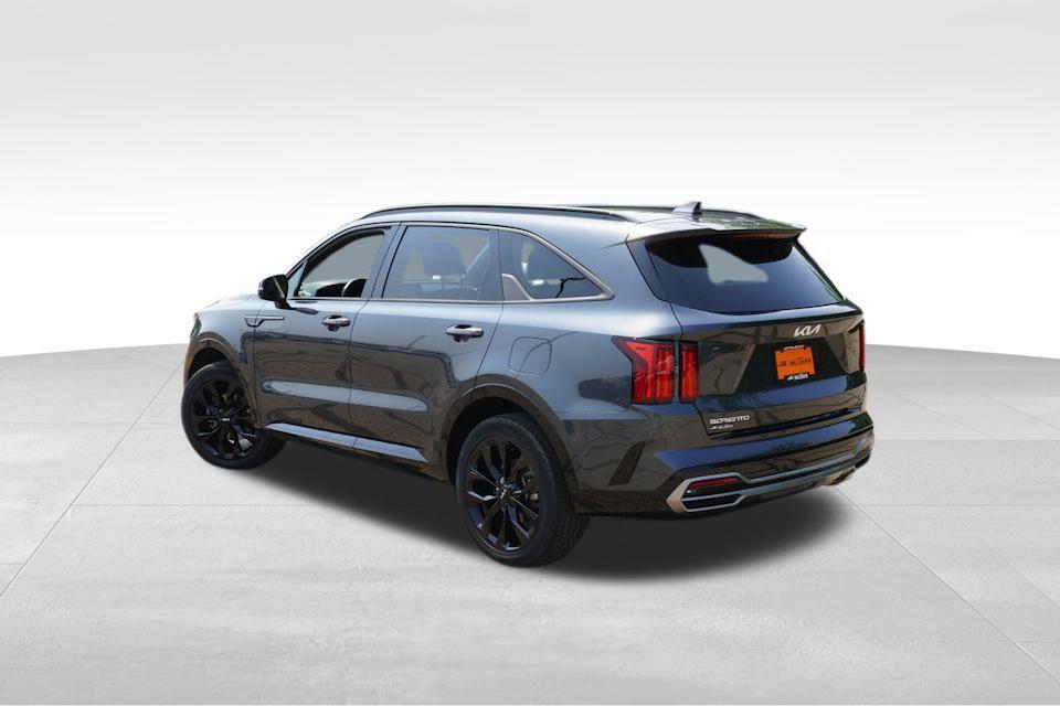 used 2023 Kia Sorento car, priced at $31,517