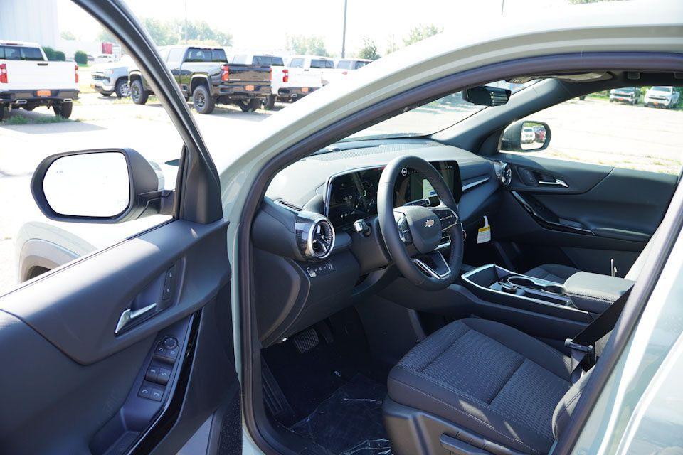 new 2026 Chevrolet Equinox car, priced at $29,740