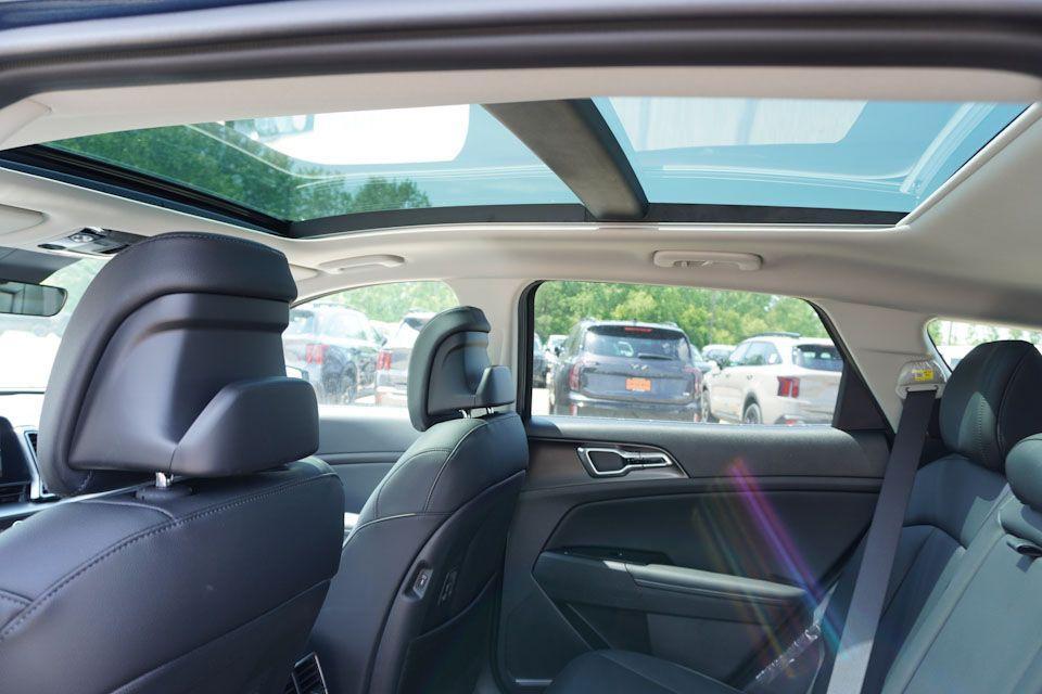 new 2025 Kia Sportage Hybrid car, priced at $32,200