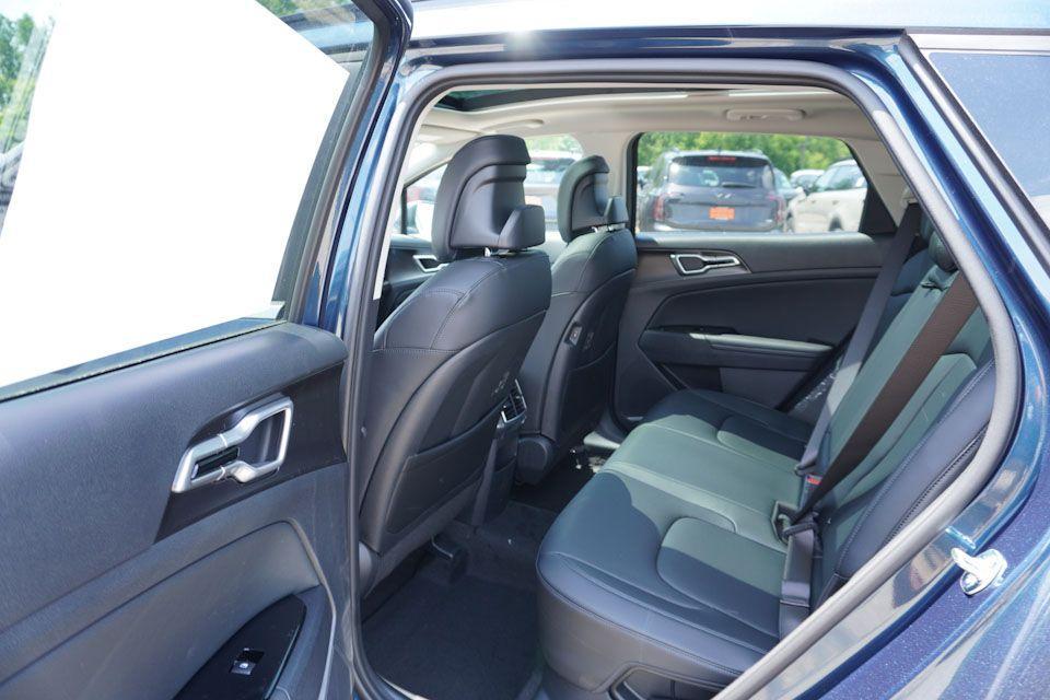 new 2025 Kia Sportage Hybrid car, priced at $32,200