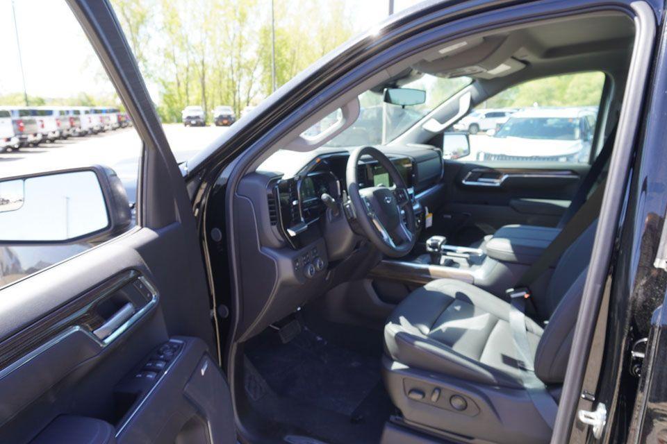 new 2025 Chevrolet Silverado 1500 car, priced at $55,990