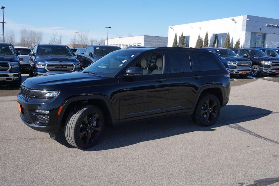 used 2023 Jeep Grand Cherokee car, priced at $35,924